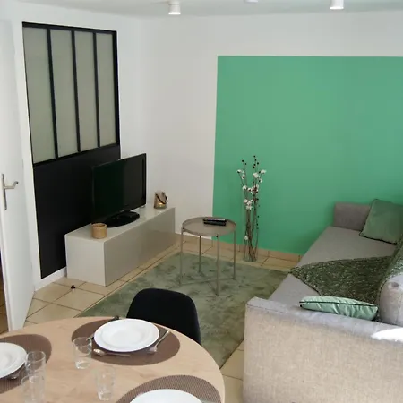 La Barroude Apartament *